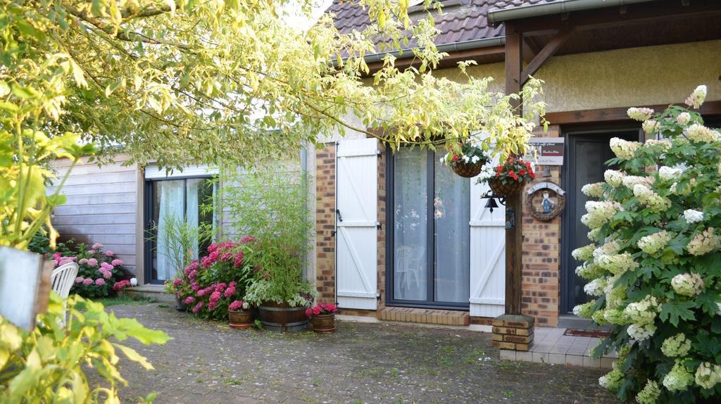 Bed and Breakfast Couette Et Cafe Creme Le Coudray Exterior foto